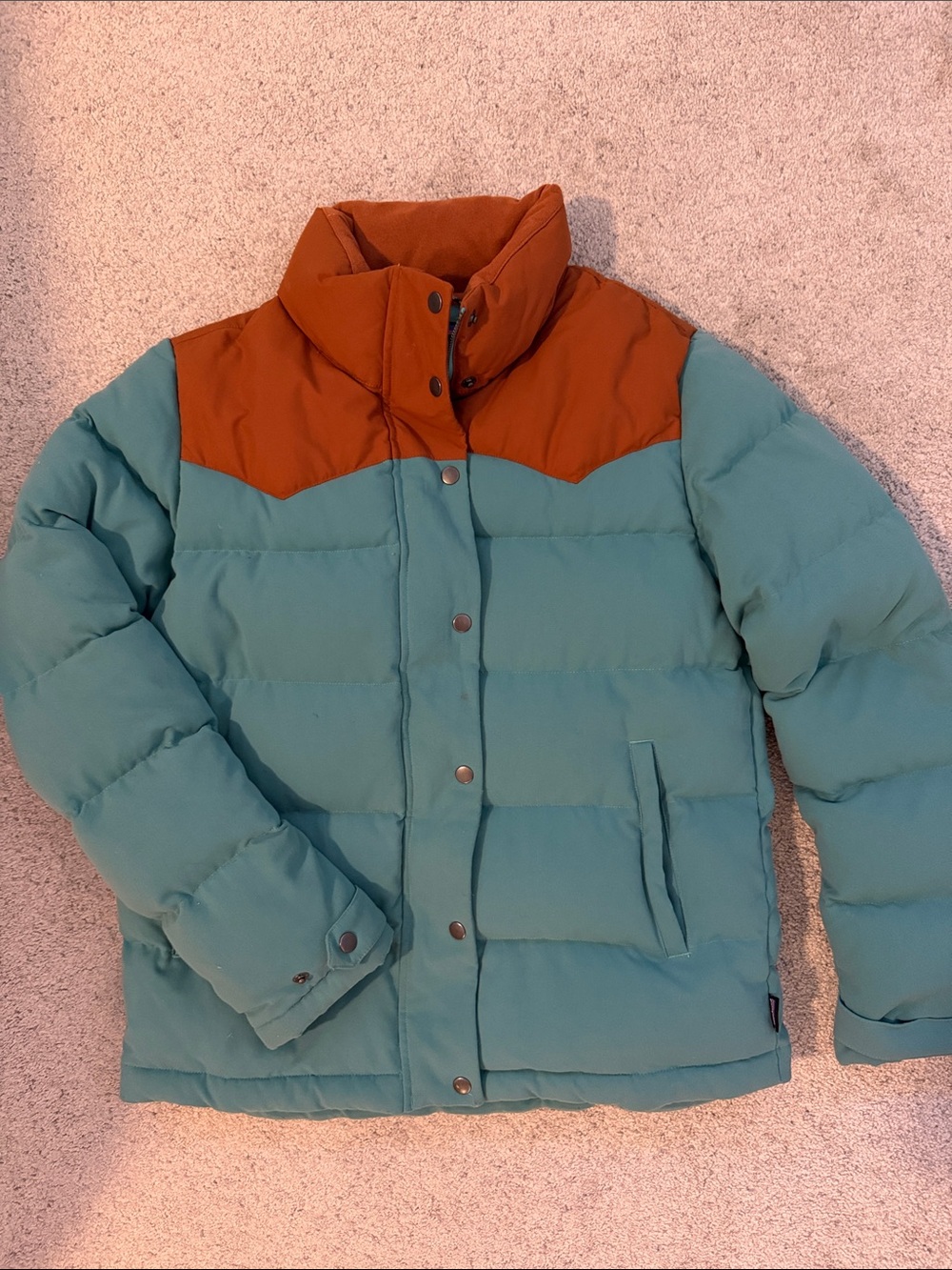 Patagonia - M Two-Tone Puffer Jacket in Teal & Rust